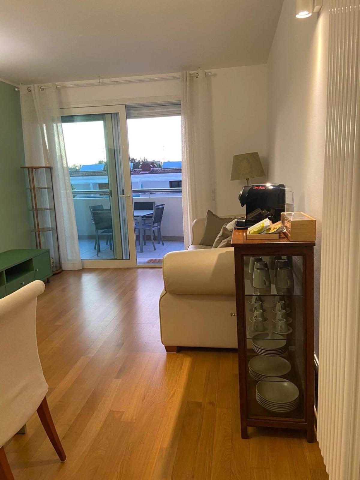 ペザロCasa Del Portoアパートメント エクステリア 写真